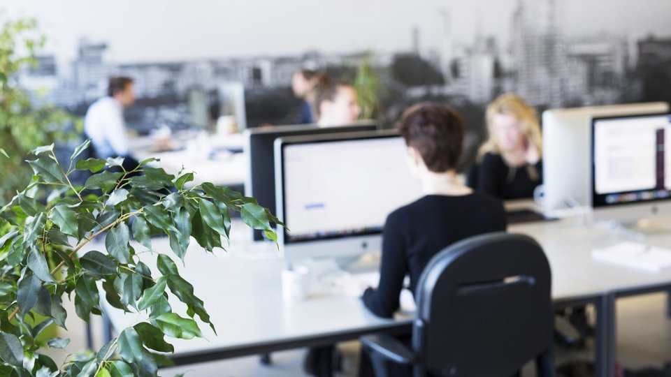 Top B2B e-commerce software voor middelgrote bedrijven: Groei versnellen en Operatie stroomlijnen