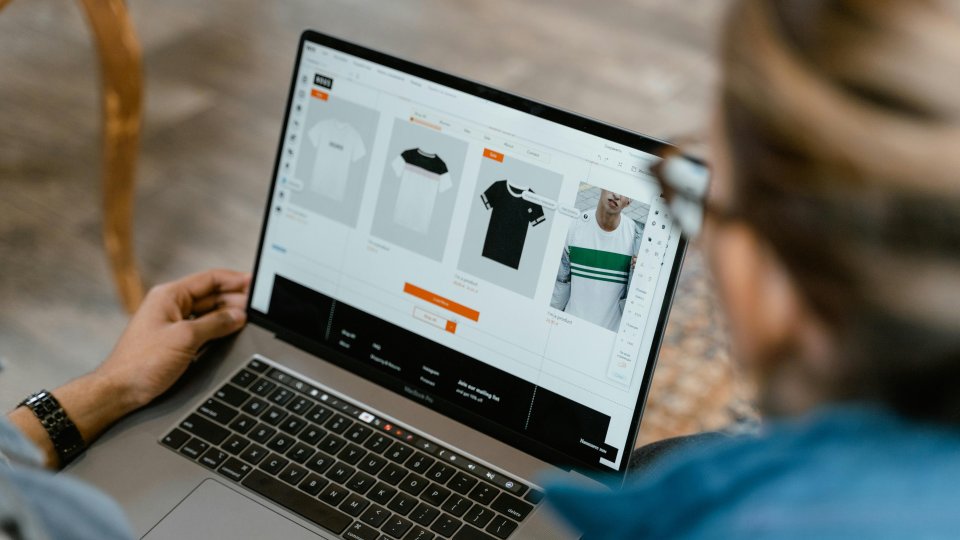 Personalized Catalogs in B2B Ecommerce: How They Work